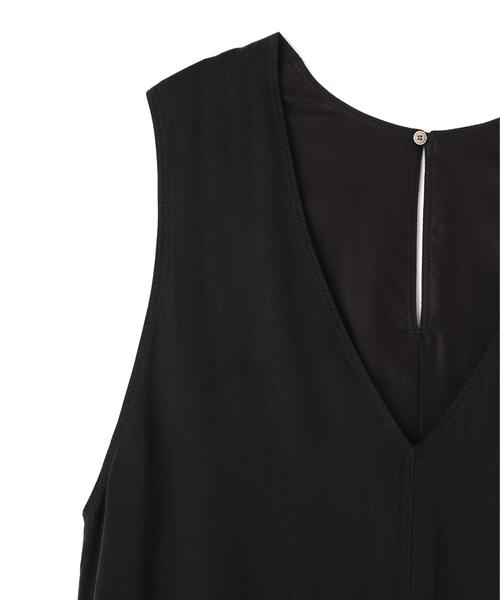 YLEVE（イレーヴ）の「YLEVE / FIBRILLATED SATIN A - LINE DRESS（ワンピース・レディース・グリーン系その他7/ブラック・1）」の3枚目の写真