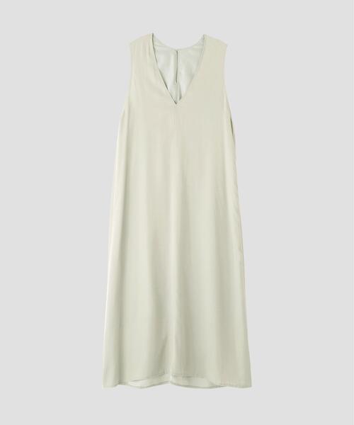 YLEVE（イレーヴ）の「YLEVE / FIBRILLATED SATIN A - LINE DRESS（ワンピース・レディース・グリーン系その他7/ブラック・1）」の7枚目の写真
