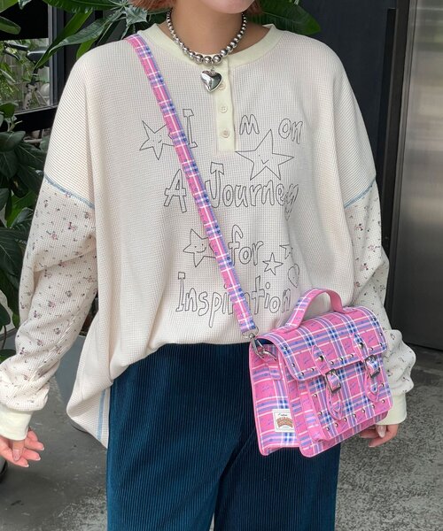 HELLO.SANFRANCISCO（ハローサンフランシスコ）の「【HELLO.SANFRANCISCO/ハローサンフランシスコ】花柄プリントワッフルヘンリーTEE（Tシャツ/カットソー・レディース・ネイビー/アイボリー・ONE SIZE）」の7枚目の写真
