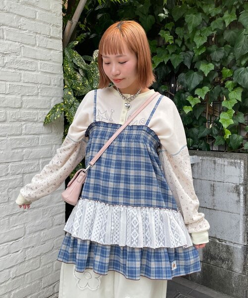 HELLO.SANFRANCISCO（ハローサンフランシスコ）の「【HELLO.SANFRANCISCO/ハローサンフランシスコ】花柄プリントワッフルヘンリーTEE（Tシャツ/カットソー・レディース・ネイビー/アイボリー・ONE SIZE）」の5枚目の写真