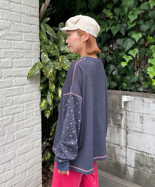 HELLO.SANFRANCISCO（ハローサンフランシスコ）の「【HELLO.SANFRANCISCO/ハローサンフランシスコ】花柄プリントワッフルヘンリーTEE（Tシャツ/カットソー・レディース・ネイビー/アイボリー・ONE SIZE）」の11枚目の写真