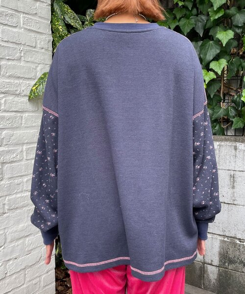 HELLO.SANFRANCISCO（ハローサンフランシスコ）の「【HELLO.SANFRANCISCO/ハローサンフランシスコ】花柄プリントワッフルヘンリーTEE（Tシャツ/カットソー・レディース・ネイビー/アイボリー・ONE SIZE）」の18枚目の写真