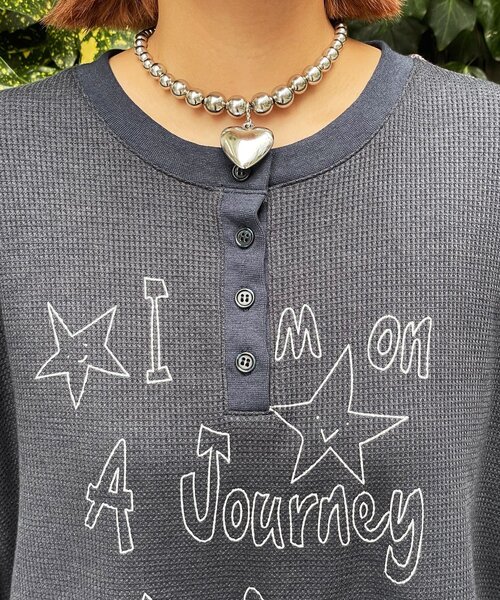 HELLO.SANFRANCISCO（ハローサンフランシスコ）の「【HELLO.SANFRANCISCO/ハローサンフランシスコ】花柄プリントワッフルヘンリーTEE（Tシャツ/カットソー・レディース・ネイビー/アイボリー・ONE SIZE）」の19枚目の写真