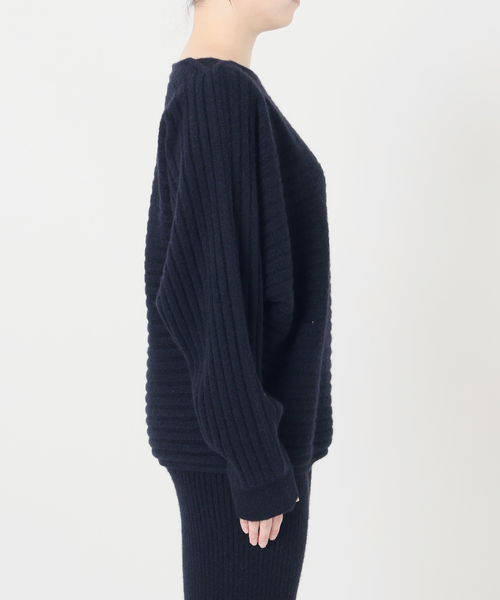 VERMEIL par iena（ヴェルメイユパーイエナ）の「Wool Yak Mix ドルマンニット（ニット/セーター・レディース・カーキ/ネイビー・FREE）」の20枚目の写真