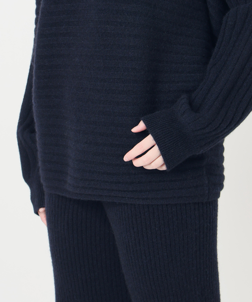 VERMEIL par iena（ヴェルメイユパーイエナ）の「Wool Yak Mix ドルマンニット（ニット/セーター・レディース・カーキ/ネイビー・FREE）」の22枚目の写真