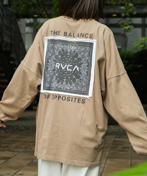 RVCA(ルーカ)の「RVCA メンズ BANDANA BALANCE CRAST LT ロンT 【2026年秋冬モデル】/ルーカバックプリント長袖ロンT(Tシャツ/カットソー・メンズ・ホワイト/ブラック/ベージュ/ブラック系その他2・X-LARGE/SMALL/MEDIUM/LARGE)」の4枚目の写真