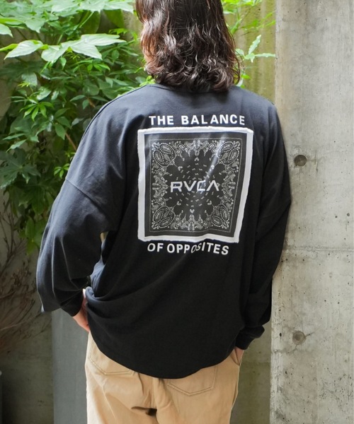 RVCA(ルーカ)の「RVCA メンズ BANDANA BALANCE CRAST LT ロンT 【2026年秋冬モデル】/ルーカバックプリント長袖ロンT(Tシャツ/カットソー・メンズ・ホワイト/ブラック/ベージュ/ブラック系その他2・X-LARGE/SMALL/MEDIUM/LARGE)」の2枚目の写真