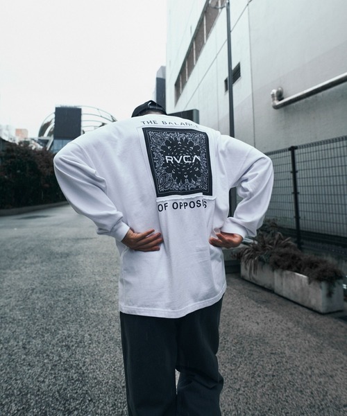 RVCA(ルーカ)の「RVCA メンズ BANDANA BALANCE CRAST LT ロンT 【2026年秋冬モデル】/ルーカバックプリント長袖ロンT(Tシャツ/カットソー・メンズ・ホワイト/ブラック/ベージュ/ブラック系その他2・X-LARGE/SMALL/MEDIUM/LARGE)」の12枚目の写真