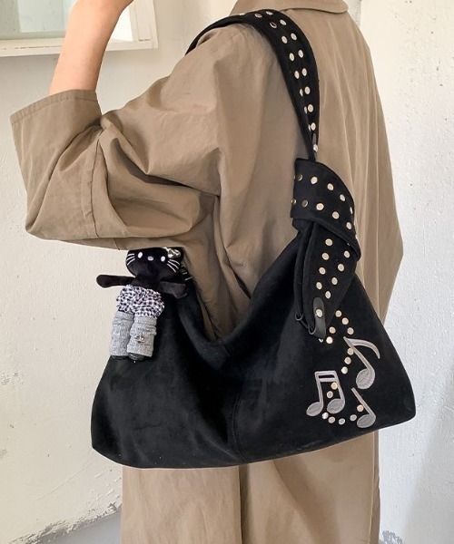 SHERU(シェル)の「音符刺繍 リベットショルダーバッグ Y2K ホーボーバッグ(ショルダーバッグ・レディース・ブラック・F)」の8枚目の写真