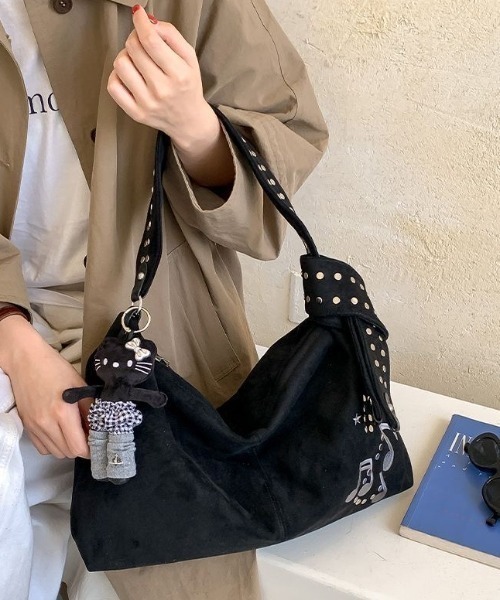 SHERU(シェル)の「音符刺繍 リベットショルダーバッグ Y2K ホーボーバッグ(ショルダーバッグ・レディース・ブラック・F)」の11枚目の写真