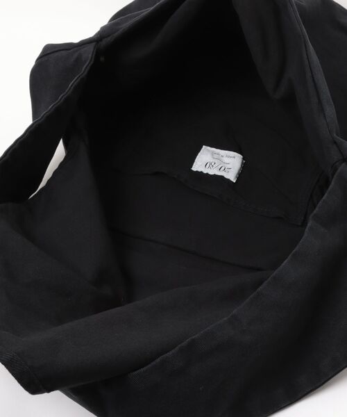 ADAM ET ROPE'（アダムエロペ）の「20/80 PRODUCT DYED #8 CANVAS MESSENGER BAG（トートバッグ・メンズ・ブラック・FREE）」の4枚目の写真