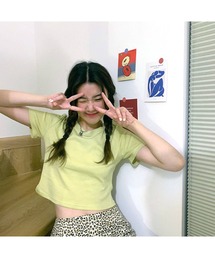 ショート丈トップス Tシャツ