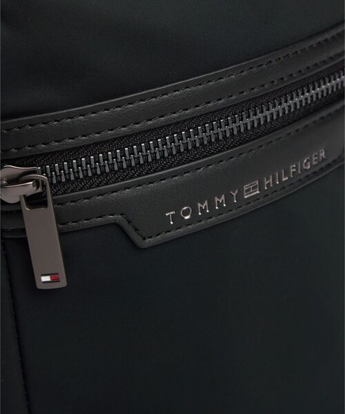 TOMMY HILFIGER(トミーヒルフィガー)の「アーバンミニリポーターバッグ(ボディバッグ/ウエストポーチ・メンズ・ブラック・FREE)」の4枚目の写真