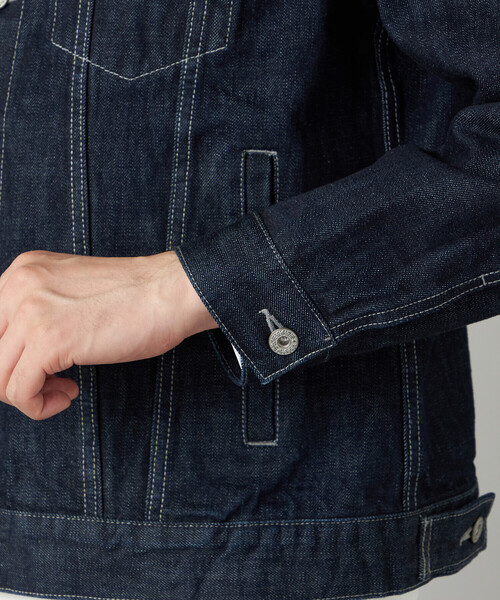 COMME CA MEN(コムサメン)の「セルビッチデニム トラッカータイプブルゾン(デニムジャケット・メンズ・ネイビー/ブラック・M/S/L)」の15枚目の写真