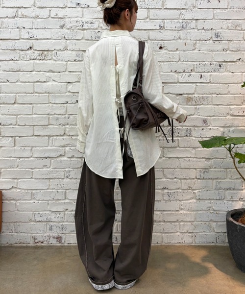 w closet（ダブルクローゼット）の「バックリボンストライプシャツ（シャツ/ブラウス・レディース・ブルー/アイボリー/イエロー・FREE）」の11枚目の写真