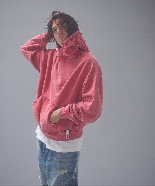 ADAM PATEK(アダムパテック)の「ADAMPATEK/dyed still embellished pullover pk/製品染めブラストパーカー(パーカー・メンズ・レッド/ブラック・1/2)」の8枚目の写真