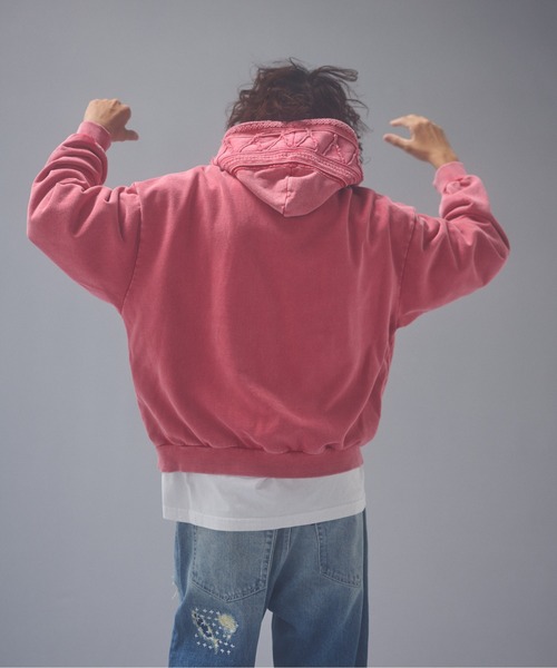 ADAM PATEK(アダムパテック)の「ADAMPATEK/dyed still embellished pullover pk/製品染めブラストパーカー(パーカー・メンズ・レッド/ブラック・1/2)」の10枚目の写真
