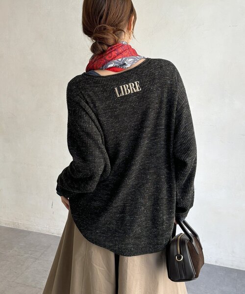 DouDou(ドゥドゥ)の「【セットアップ可能】バックロゴ刺繍メランジニットプルオーバー(ニット/セーター・レディース・ブラウン/チャコールグレー・FREE)」の9枚目の写真