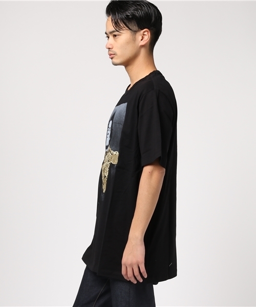 LES BENJAMINS(レス ベンジャミンズ)の「BURSA デザインTシャツ(Tシャツ/カットソー・メンズ・ブラック・MEDIUM/SMALL)」の2枚目の写真