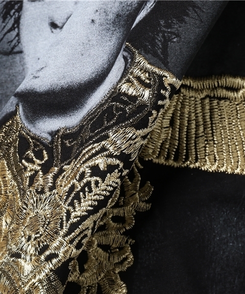 LES BENJAMINS(レス ベンジャミンズ)の「BURSA デザインTシャツ(Tシャツ/カットソー・メンズ・ブラック・MEDIUM/SMALL)」の8枚目の写真