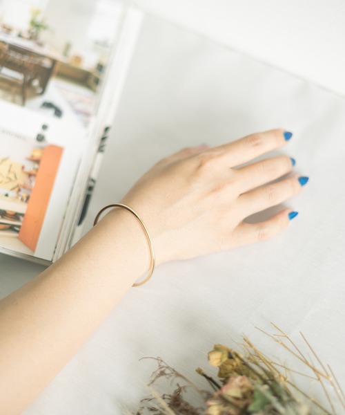 Rocky Monroe（ロッキーモンロー）の「ブラスシルバー/ゴールドバングル（バングル/リストバンド・メンズ・シルバー/ゴールド/アンティークシルバー/アンティークゴールド/シルバー系その他2/ゴールド系その他/シルバー系その他/ゴールド系その他4/ゴールド系その他3/シルバー系その他5/シルバー系その他3/ゴールド系その他2/G/O/D/L/A/I/Q/C/K/H/P/B/J/R/F/N/E/M/S/T/U・FREE）」の8枚目の写真