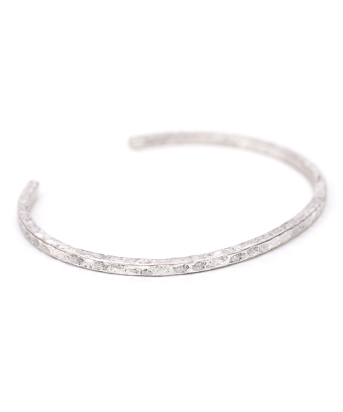 Rocky Monroe（ロッキーモンロー）の「ブラスシルバー/ゴールドバングル（バングル/リストバンド・メンズ・シルバー/ゴールド/アンティークシルバー/アンティークゴールド/シルバー系その他2/ゴールド系その他/シルバー系その他/ゴールド系その他4/ゴールド系その他3/シルバー系その他5/シルバー系その他3/ゴールド系その他2/G/O/D/L/A/I/Q/C/K/H/P/B/J/R/F/N/E/M/S/T/U・FREE）」の4枚目の写真