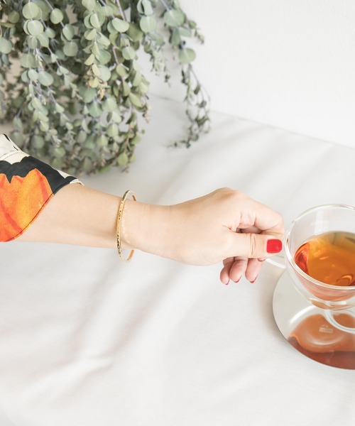 Rocky Monroe（ロッキーモンロー）の「ブラスシルバー/ゴールドバングル（バングル/リストバンド・メンズ・シルバー/ゴールド/アンティークシルバー/アンティークゴールド/シルバー系その他2/ゴールド系その他/シルバー系その他/ゴールド系その他4/ゴールド系その他3/シルバー系その他5/シルバー系その他3/ゴールド系その他2/G/O/D/L/A/I/Q/C/K/H/P/B/J/R/F/N/E/M/S/T/U・FREE）」の10枚目の写真