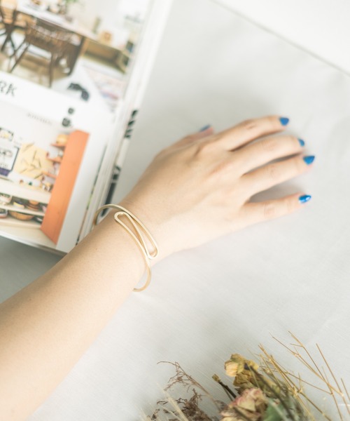 Rocky Monroe（ロッキーモンロー）の「ブラスシルバー/ゴールドバングル（バングル/リストバンド・メンズ・シルバー/ゴールド/アンティークシルバー/アンティークゴールド/シルバー系その他2/ゴールド系その他/シルバー系その他/ゴールド系その他4/ゴールド系その他3/シルバー系その他5/シルバー系その他3/ゴールド系その他2/G/O/D/L/A/I/Q/C/K/H/P/B/J/R/F/N/E/M/S/T/U・FREE）」の19枚目の写真