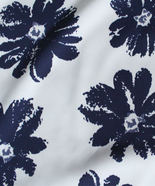 antiqua（アンティカ）の「花柄デザインノースリーブ（タンクトップ・レディース・ネイビー・FREE）」の8枚目の写真