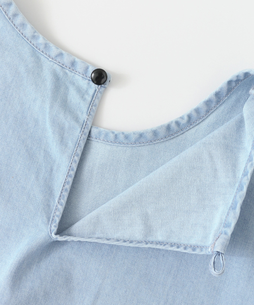 URBAN RESEARCH DOORS（アーバンリサーチドアーズ）の「ライトデニムギャザースリーブワンピース（ワンピース・レディース・ライトインディゴブルー/インディゴブルー・ONE）」の18枚目の写真