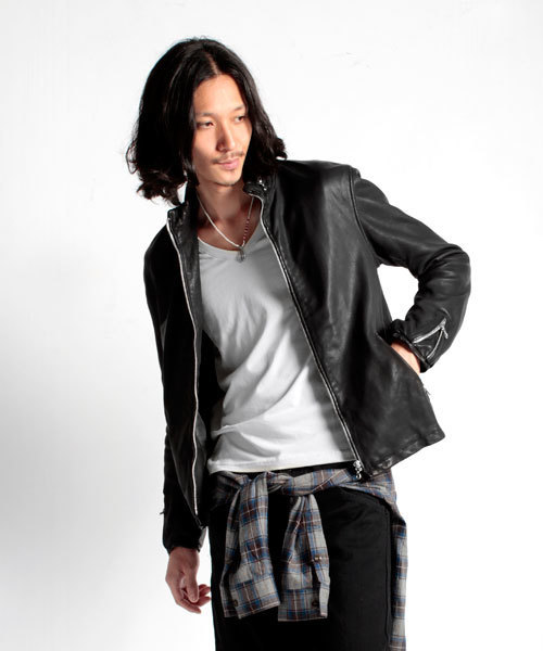 NANO universe（ナノユニバース）の「GARMENTDYE シングルライダース R/L（ライダースジャケット・メンズ・ブラック/チャコール・SMALL/MEDIUM/LARGE）」の2枚目の写真