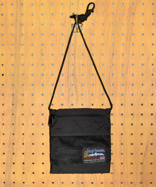 Tough Traveler（タフトラベラー）の「2018SS【Tough Traveler / タフトラベラー】Large Pouch with Mesh Pocket（ショルダーバッグ・レディース・バーガンディー/レッド/イエロー/ロイヤルブルー/シルバー/カーキブラウン/ブラック/オリーブ・FREE）」の2枚目の写真