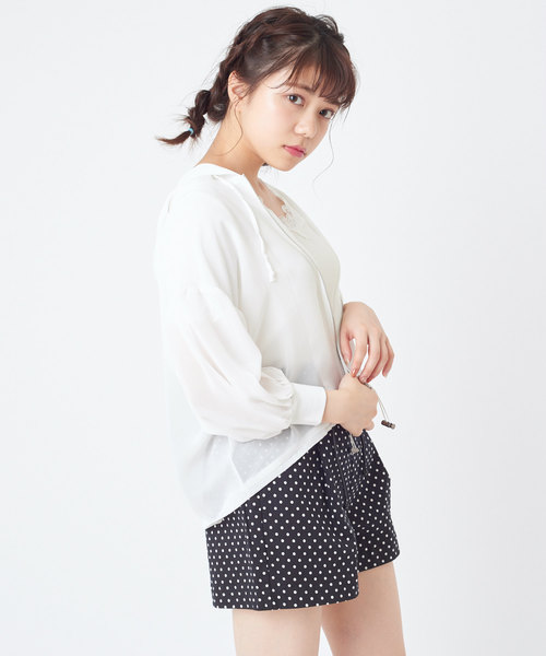 OLIVE des OLIVE(オリーブデオリーブ)の「透けシフォンパーカー(ブルゾン・レディース・オフホワイト/ピンク/ネイビー・FREE)」の6枚目の写真