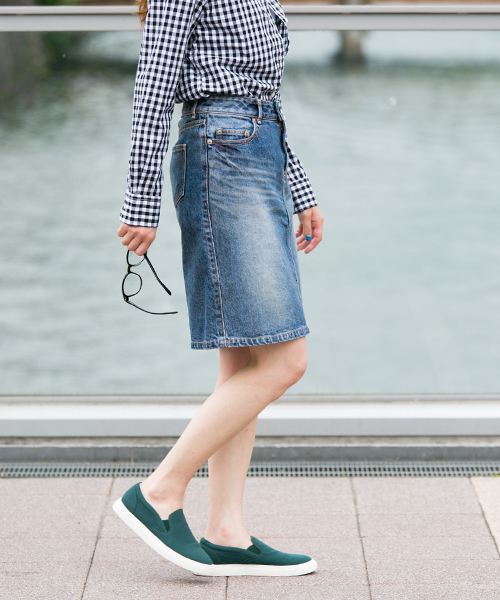 URBAN RESEARCH DOORS WOMENS(アーバンリサーチ ドアーズ ウィメンズ)の「DOORS デニムスカート(デニムスカート・レディース・ライトブルー/ダークブルー・38/36)」の2枚目の写真