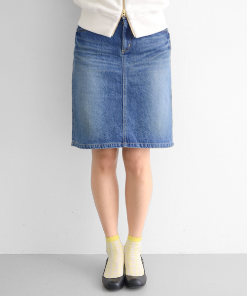 URBAN RESEARCH DOORS WOMENS(アーバンリサーチ ドアーズ ウィメンズ)の「DOORS デニムスカート(デニムスカート・レディース・ライトブルー/ダークブルー・38/36)」の3枚目の写真