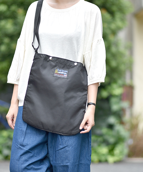 【レア商品】Tough Traveler ショルダーバッグ　サコッシュバッグ 縦型ショルダーバッグ／ToughTraveler（タフトラベラー）｜愛着
