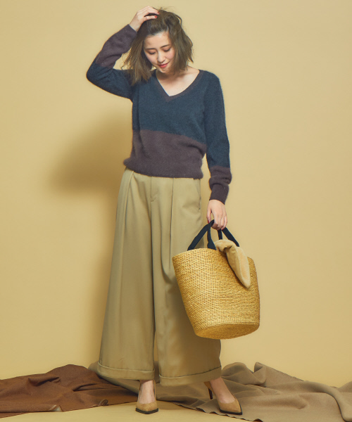 Abahouse Devinette(ドゥヴィネット)の「ワイドコバスエードパンプス(パンプス・レディース・ベージュ・38/36/37)」の15枚目の写真