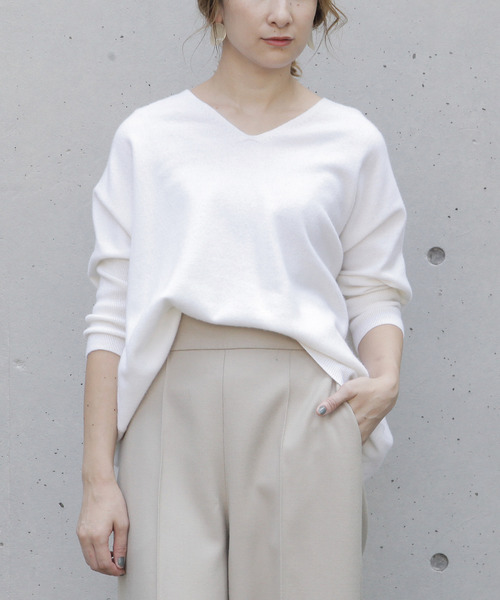 Liesse(リエス)の「ウールカシミヤ変形ビッグプルオーバーニット(ニット/セーター・レディース・パープル/オフホワイト/ベージュ系その他/ブルー系その他/ダークネイビー・FREE)」の2枚目の写真