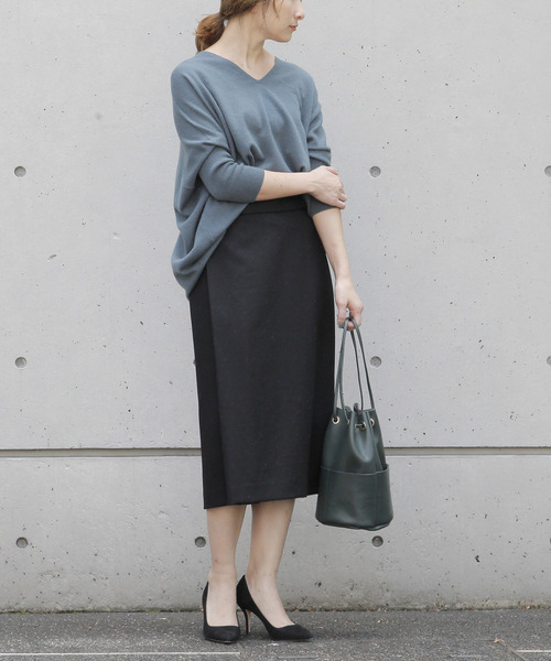 Liesse(リエス)の「ウールカシミヤ変形ビッグプルオーバーニット(ニット/セーター・レディース・パープル/オフホワイト/ベージュ系その他/ブルー系その他/ダークネイビー・FREE)」の7枚目の写真