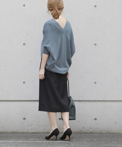 Liesse(リエス)の「ウールカシミヤ変形ビッグプルオーバーニット(ニット/セーター・レディース・パープル/オフホワイト/ベージュ系その他/ブルー系その他/ダークネイビー・FREE)」の9枚目の写真