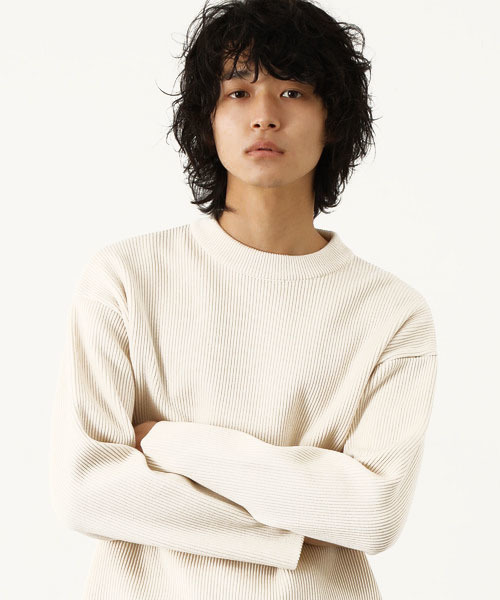 STUDIOUS（ステュディオス）の「【STUDIOUS】プレミアム畔編みクルーネックニット（ニット/セーター・メンズ・オフホワイト/グレイッシュベージュ/ダークグレー・1/2/3）」の2枚目の写真