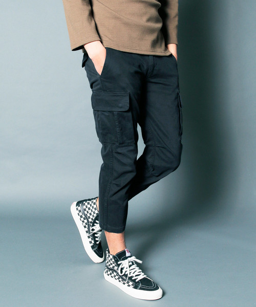 Magine(マージン)の「SULFUR STRETCH TAPERED CROPPED CARGO PANTS:硫化染め ストレッチ テーパード クロップド カーゴ パンツ(カーゴパンツ)」|ブラック
