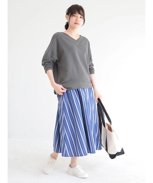 AMERICAN HOLIC（アメリカンホリック）の「ソフト裏毛Vネックコクーンプルオーバー（Tシャツ/カットソー・レディース・ホワイト系その他/グレー系その他/チャコールグレー・L/M）」の15枚目の写真