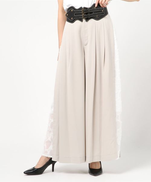 Ameri（アメリ）の「FEATHER SIDE PANTS（その他パンツ・レディース・ブラウン/グレイッシュベージュ・SMALL/MEDIUM）」の8枚目の写真