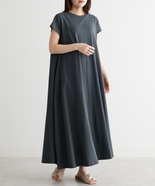 RANAN（ラナン）の「汗染み防止/接触冷感　ゆったりきれいめコットンＡラインボリュームＴシャツワンピース（ワンピース・レディース・ネイビー/モカ/ライトグレー/グリーン/ブルー/オレンジ系その他/ブラック/ピンク/チャコール・LL/M/L）」の4枚目の写真