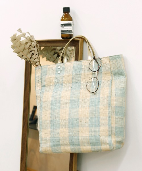 ACCOMMODE(アコモデ)の「マダガスカルラフィアトート(トートバッグ・レディース・ライトブルー/イエロー/オレンジ/キャメル・FREE)」の2枚目の写真