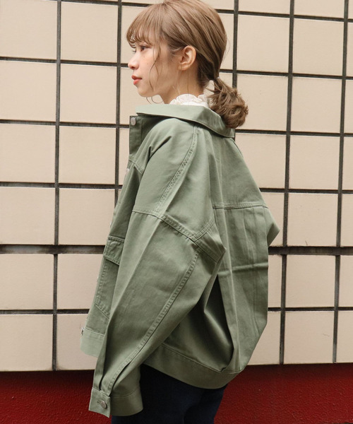tiptop(ティップトップ)の「デザインタックビッグジャケット(ブルゾン・レディース・カーキ/ブルー/アイボリー/ベージュ/ネイビー・FREE)」の16枚目の写真