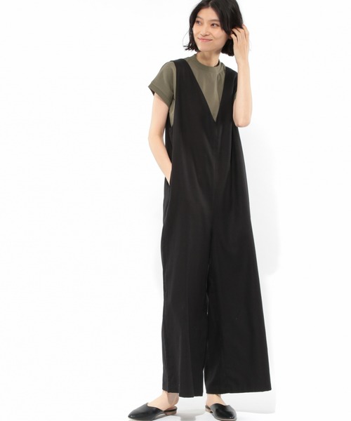 LAKOLE（ラコレ）の「バックコンシャスサロペット / LAKOLE（サロペット/オーバーオール・レディース・ブラック/アイボリー/サンドベージュ・SMALL/MEDIUM）」の2枚目の写真