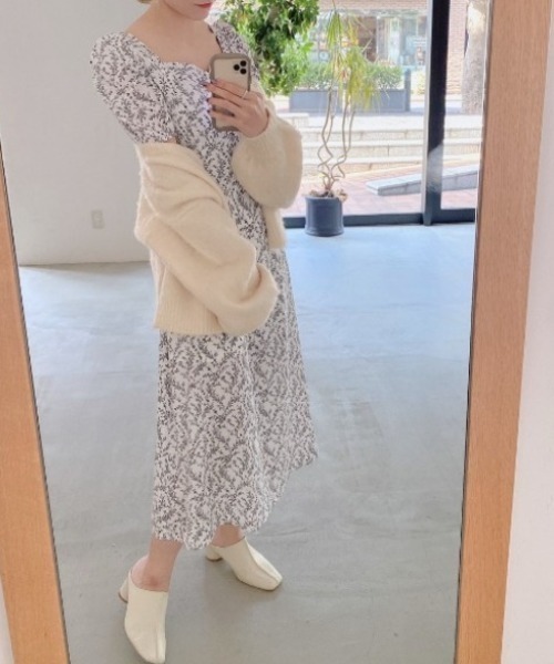 VANNIE U（ヴァニーユー）の「オトナフラワーワンピース（ワンピース・レディース・ホワイト/ブラウン・FREE）」の2枚目の写真