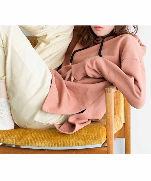 Live in comfort(リブインコンフォート)の「リブ イン コンフォート さらっと着られる大人顔したパーカーチュニック(パーカー・レディース・チャコールグレー/カーキ/サーモンピンク・SMALL/MEDIUM/LARGE/X-LARGE/XX-LARGE/XXX-LARGE)」の16枚目の写真